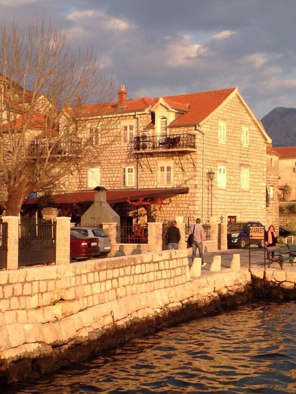 Lady Of The Rocks Apartments Perast Luaran gambar