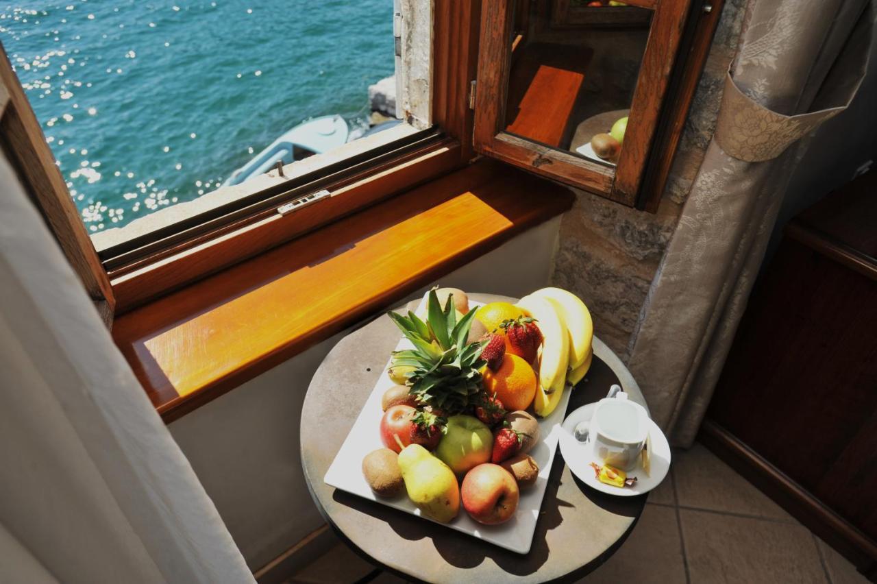 Lady Of The Rocks Apartments Perast Luaran gambar