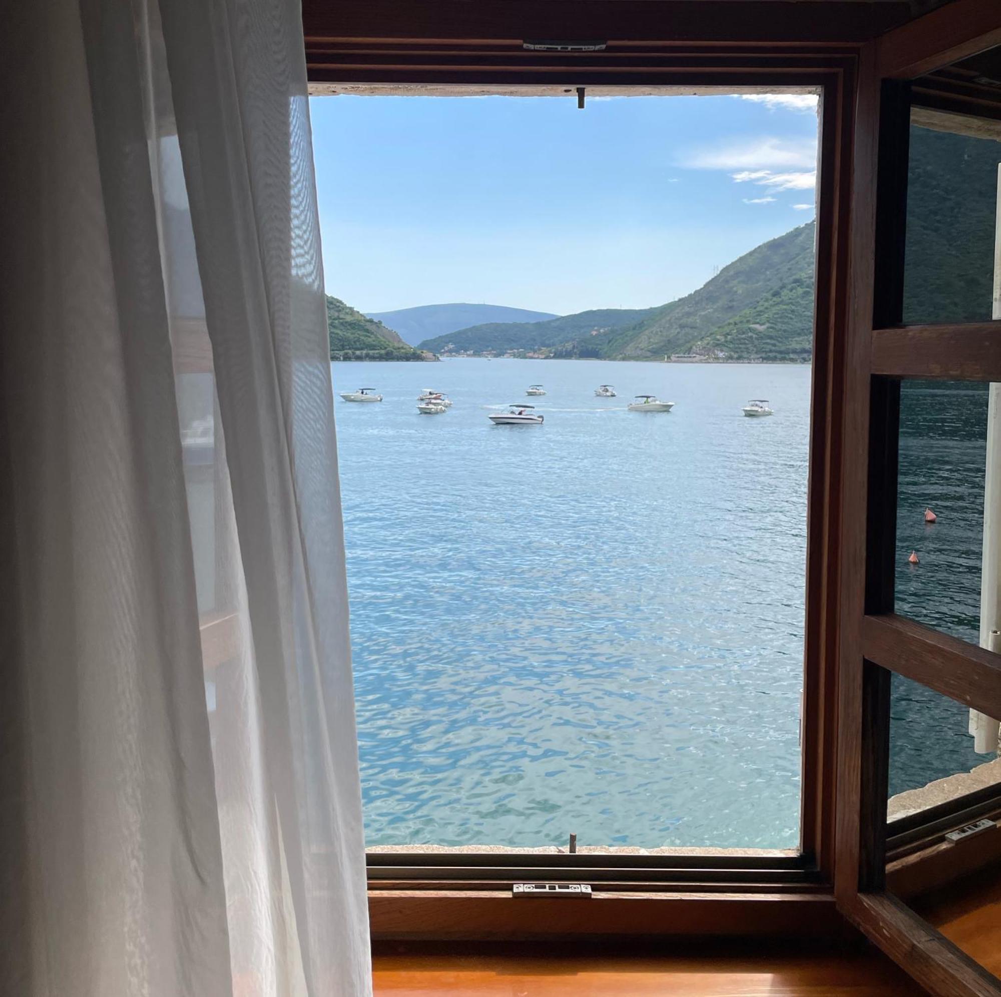 Lady Of The Rocks Apartments Perast Luaran gambar